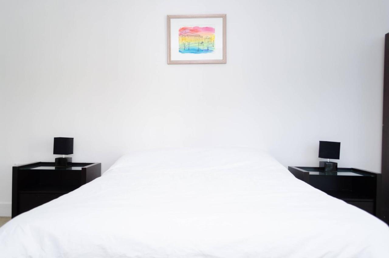 Serviced Apartment In Liverpool City Centre - Free Parking - Balcony - By Happy Days 외부 사진