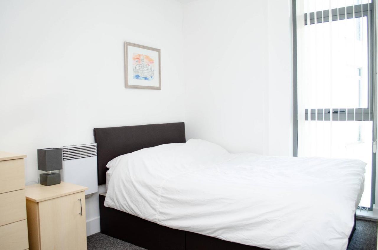 Serviced Apartment In Liverpool City Centre - Free Parking - Balcony - By Happy Days 외부 사진